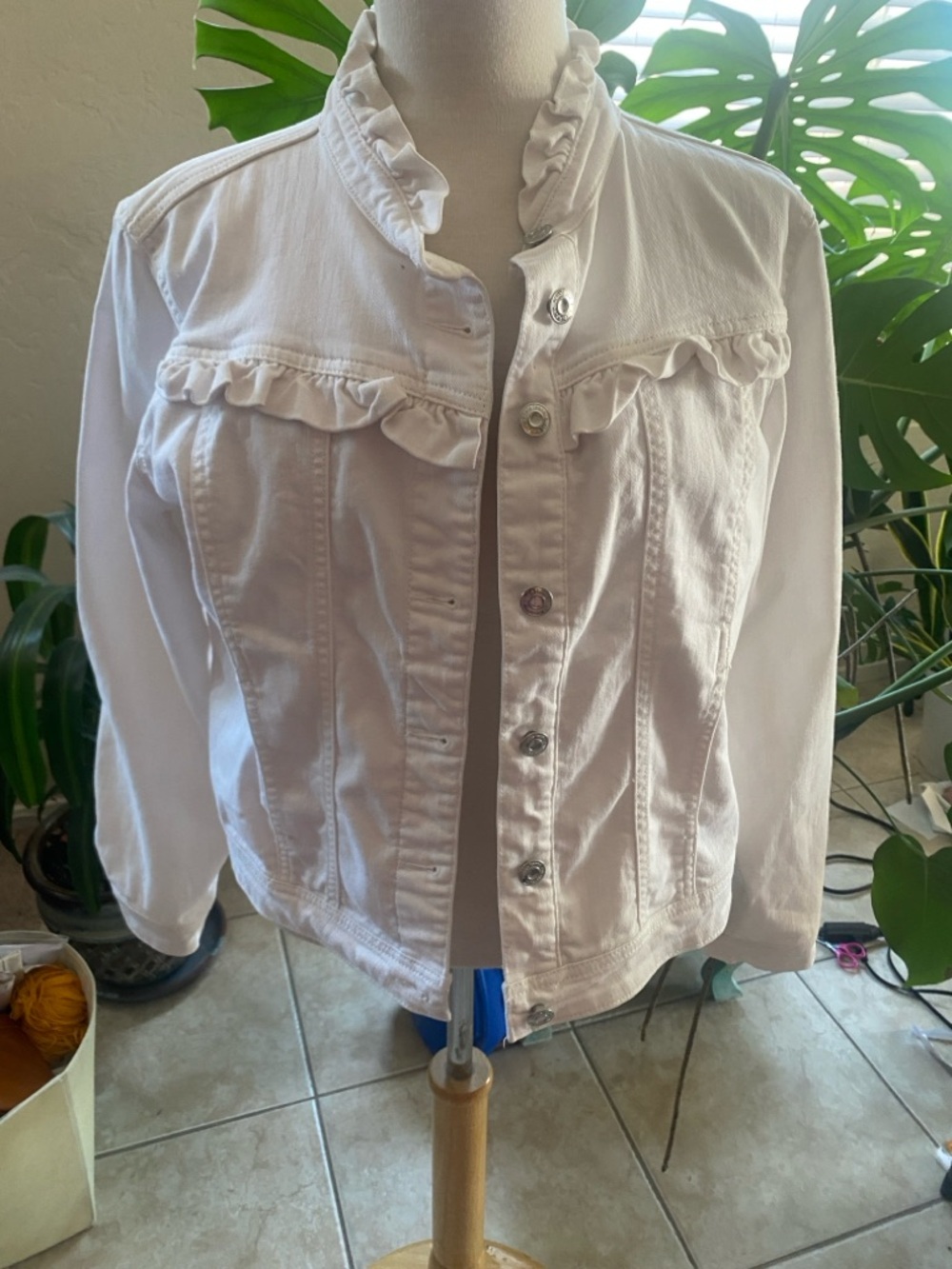 Kensie White Ruffle-Trim Denim Jacket